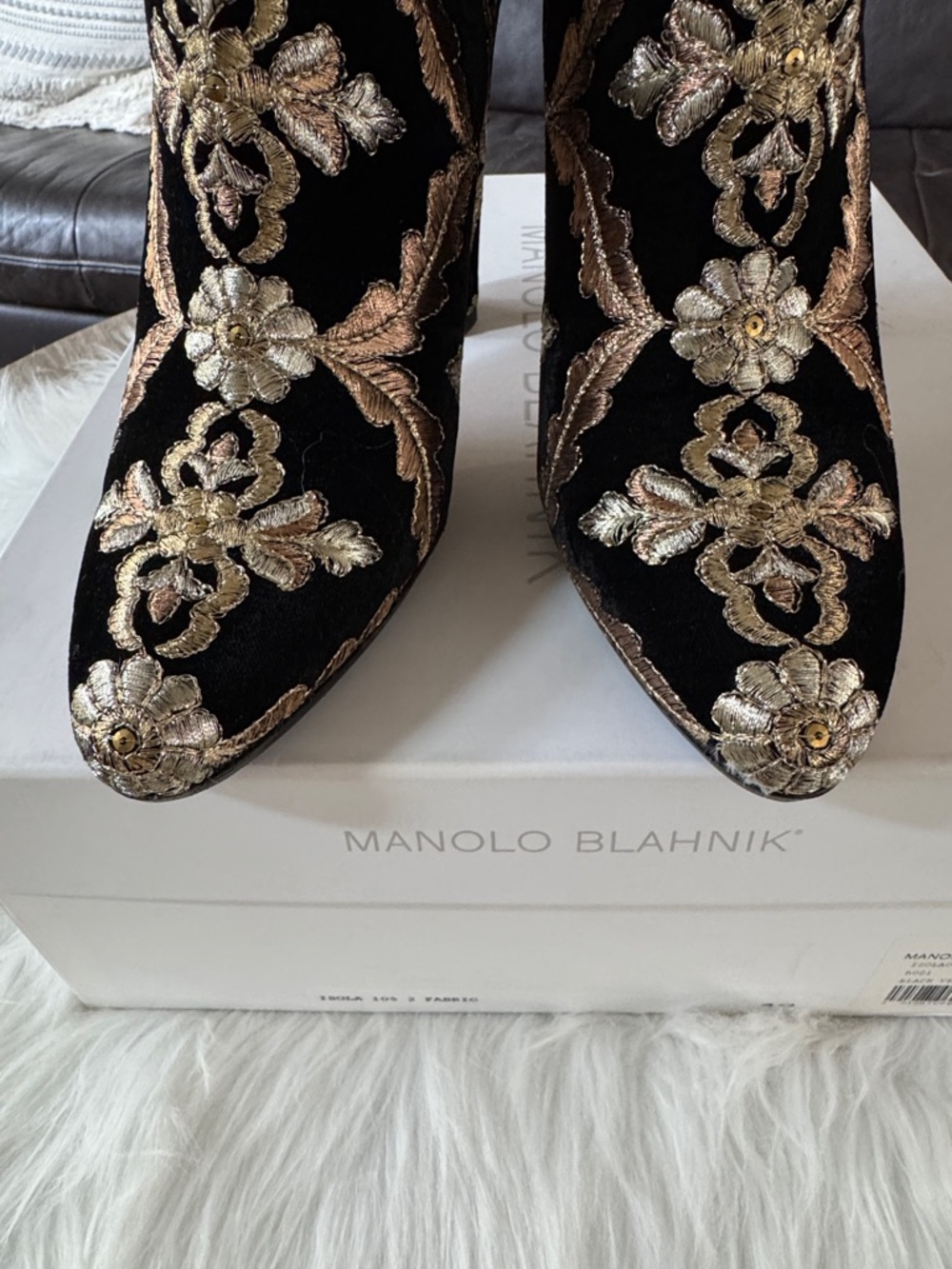 Manolo Blahnik Isola Embroidered Black Velvet Booties size 40 - Picture 7 of 17
